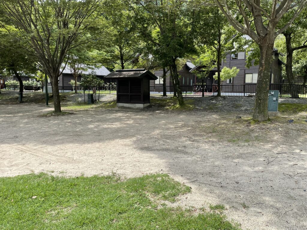 青川峡キャンピングパークキャンプ場　サイト