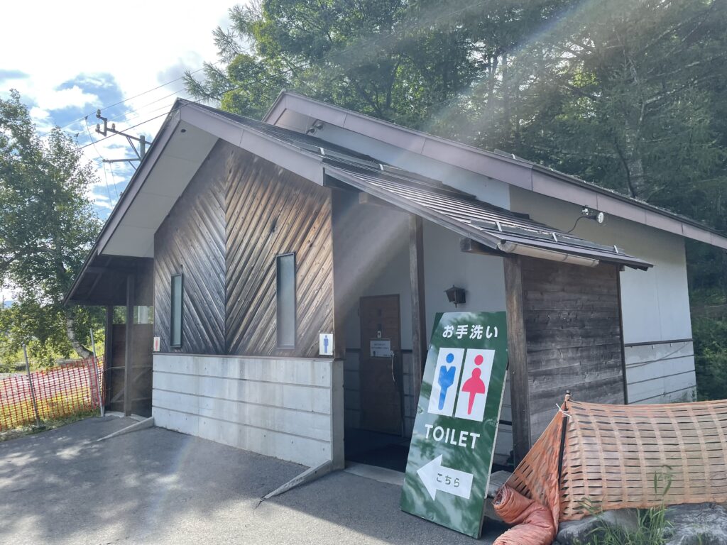 【富士見高原キャンプ場】花の里キャンプ場　トイレ