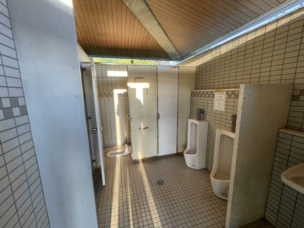 大津谷公園キャンプ場
トイレ