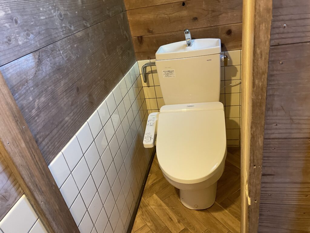 黒坂オートキャンプ場　トイレ