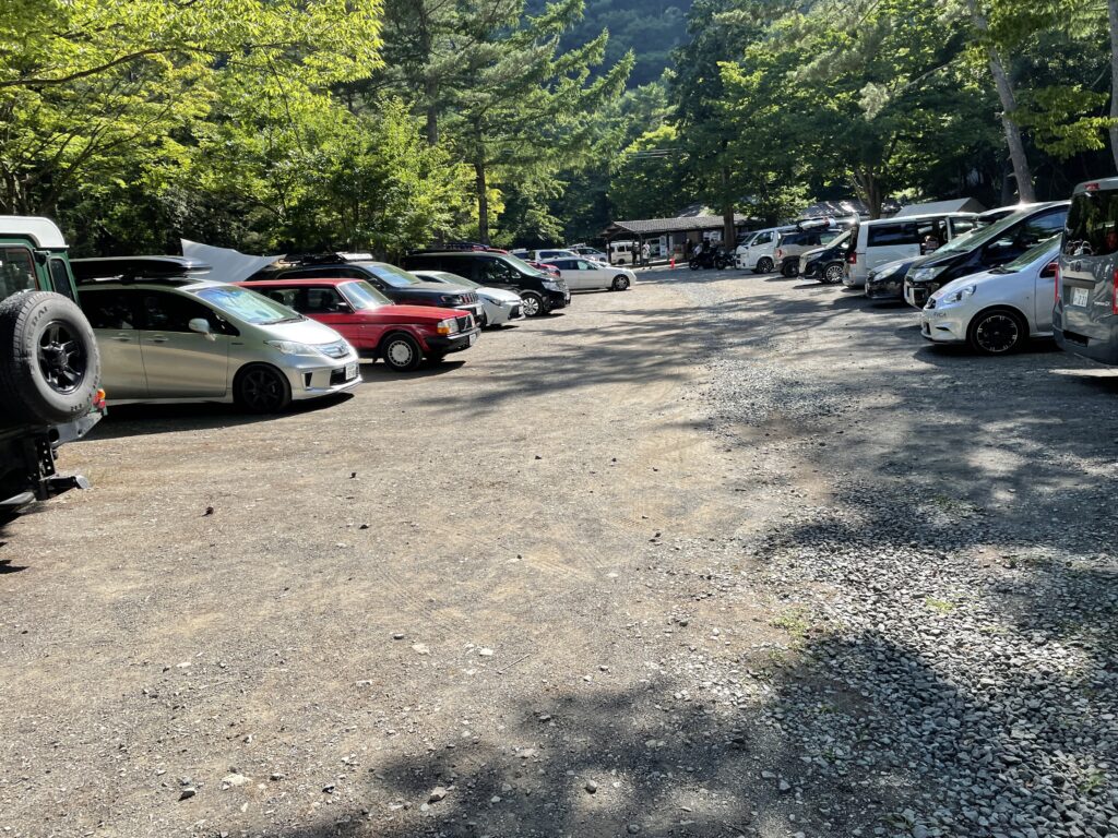浩庵キャンプ場　富士山（本栖湖）
駐車場