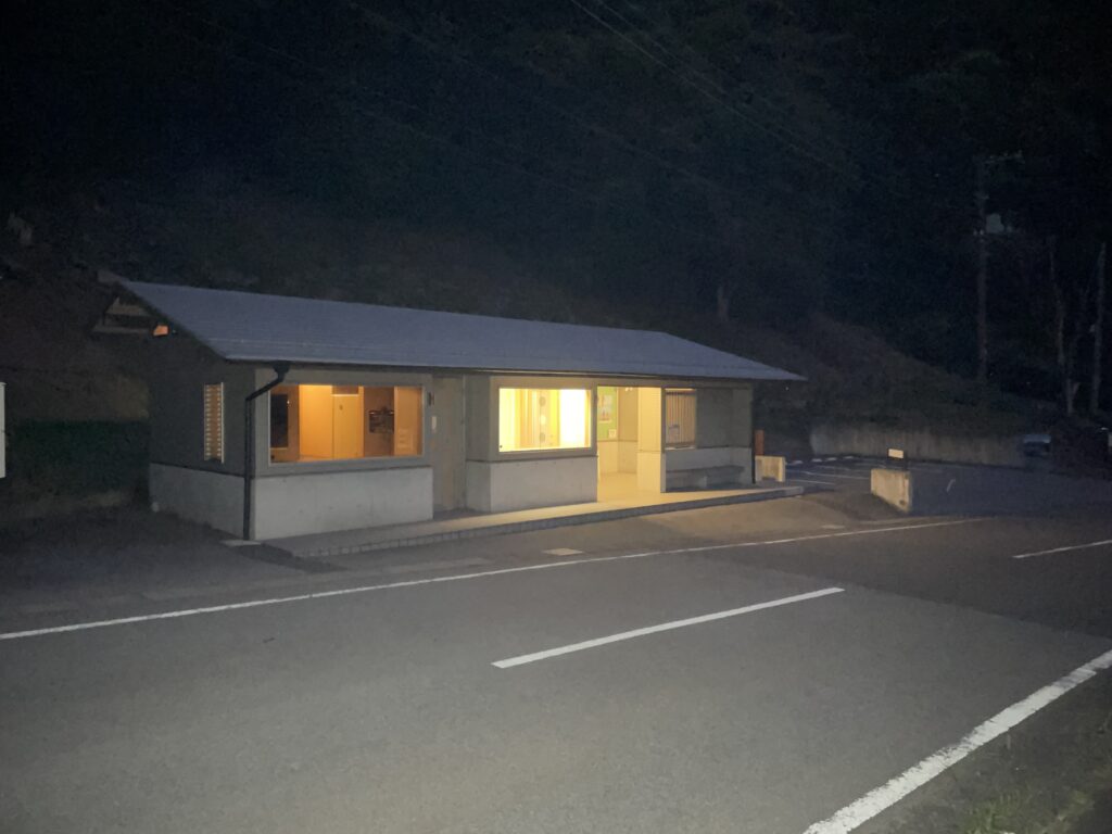 浩庵キャンプ場　富士山（本栖湖）
トイレ